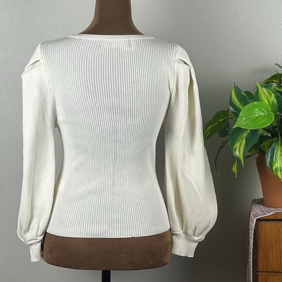 Do + Be White Long Sleeve Stretch Knit Top Size Medium - Picture 3 of 5